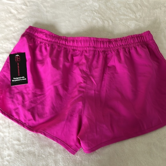 No Boundaries Fuchsia Active Shorts - Picture 7 of 8